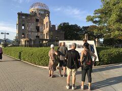 広島は他の街と違い、とにかく欧米の旅行者が多い
道頓堀では全く見かけない人たち
アンテナや感度が違うんだな

