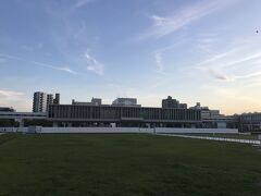 あれから74年

平和公園、記念資料館
なんとも平和は夕暮れ
また、来なくてはと誓い、夜の広島の街へ
