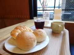 ２日目
朝食はパンとドリンク・スープです。