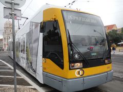 海沿いの市電は広い道を通るので最新型の車両でした。この車両ならば市民の足の責任を果たせそうです。終点のソドレ駅は地下鉄グリーンラインの終着駅でもあります。