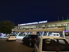 渋滞に巻き込まれることもなく30分弱でタシュケント空港に到着。1週間のウズベキスタン滞在も終わりが近づいています。