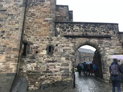 エジンバラ城に登って来ました。建物内部は戦争博物館になっています。イングランド、スコットランドの戦争の歴史やそれに関するものの展示がメインでした。