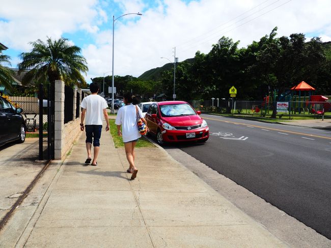 トロリーを降りてモンサラット通りを歩いて・・・