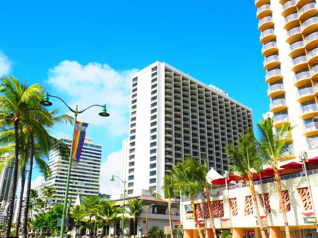 クヒオ通りを歩き・・・