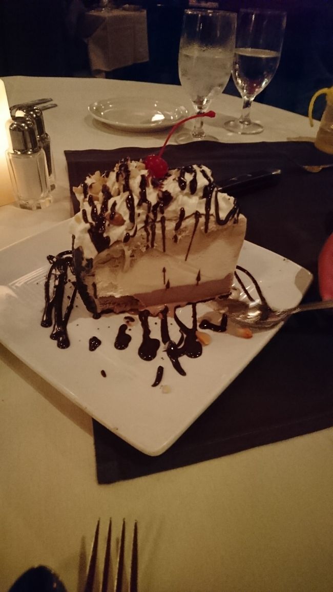 デザートまで頼んで満足！！