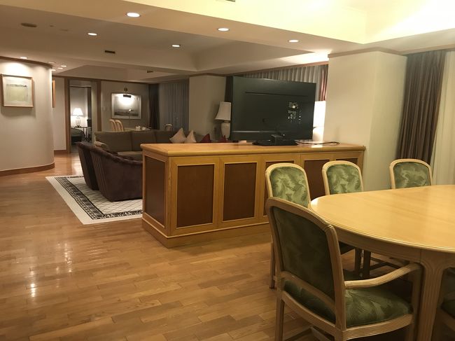 広すぎる…<br />何人入れるんだ笑