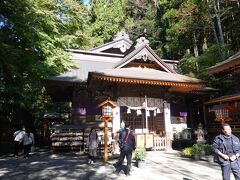 先ずは神社にお参り。