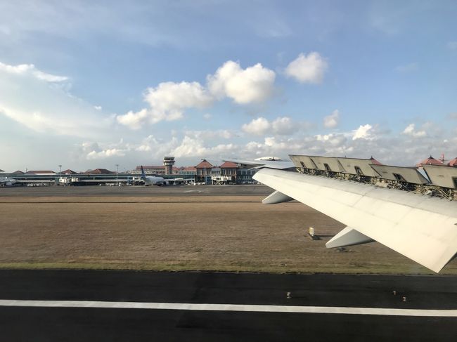 デンパサール ングラライ空港に着陸。