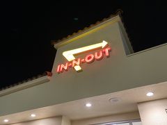 正解はIN-N-OUTです！