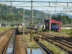 石打駅。
かつては特急電車も停まった駅だけど、今ではこの電車すら通過。