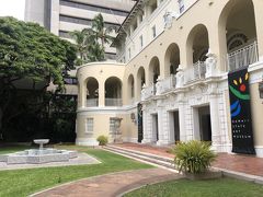 まずは私が行きたかったHawaii State Art Museumへ！アメリカは公立の美術館は無料のものが多く、ありがたいです。