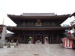 8：10　金剛山　金乗院　川崎大師　平間寺
御本尊は厄除弘法大師、厄除けで有名です。
若い頃は、あまり信心深い方ではなかったので、首都圏に住みながら、初めての参拝。

初詣客が300万って、途方もない人数なので、まあ何もかもみんな大きい。