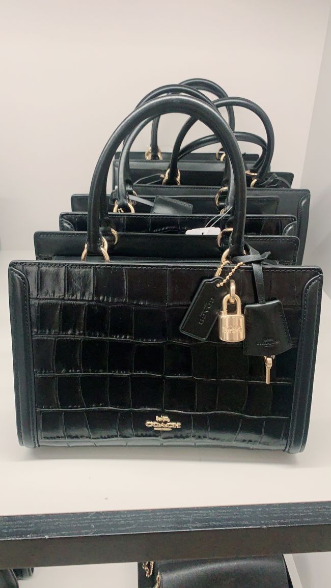 型押しは、上品な格好の時にいいなと思いました