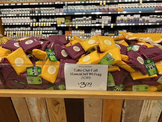 昨日、買ってすぐに持ち手が切れてしまったエコバック。<br />ダメもとで、実物見せて、<br />『昨日クイーン店で買ったがすぐに切れてしまった。<br />クイーン店まで行く時間ないので、こちらで交換してくれないか？』<br />とLINE英語通訳の画面を、カスタマーサービスの人に見せたら、即OK!<br />