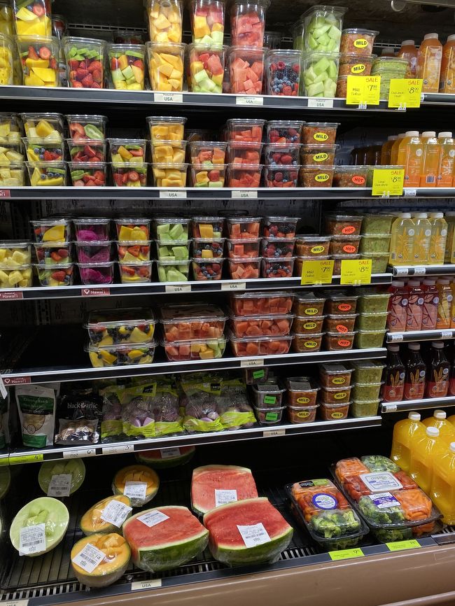 カットフルーツも。