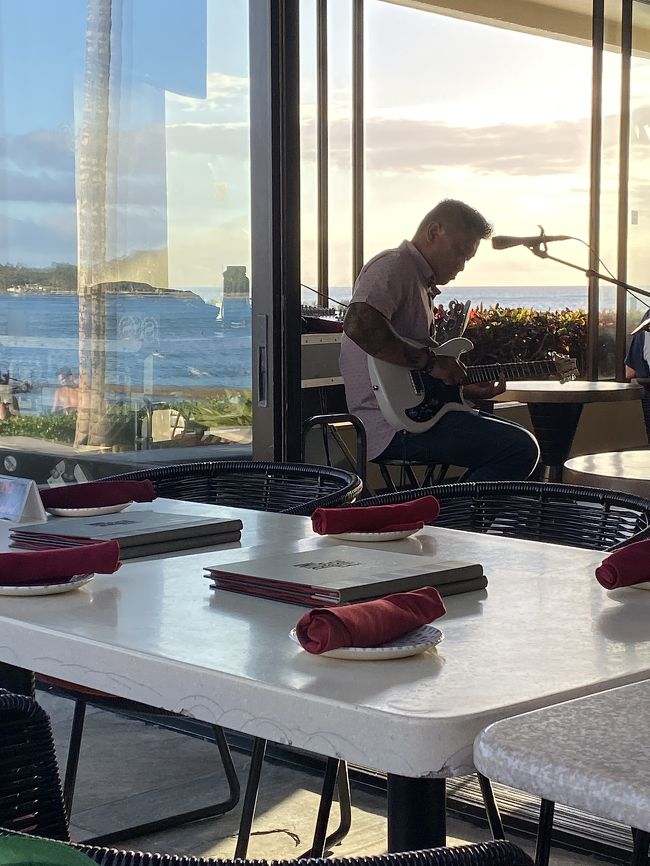 ダラダラ長居してしまい(2時間弱滞在)<br />夕方の演奏が始まりました。<br />お会計28.27ドル。<br />安かったです。