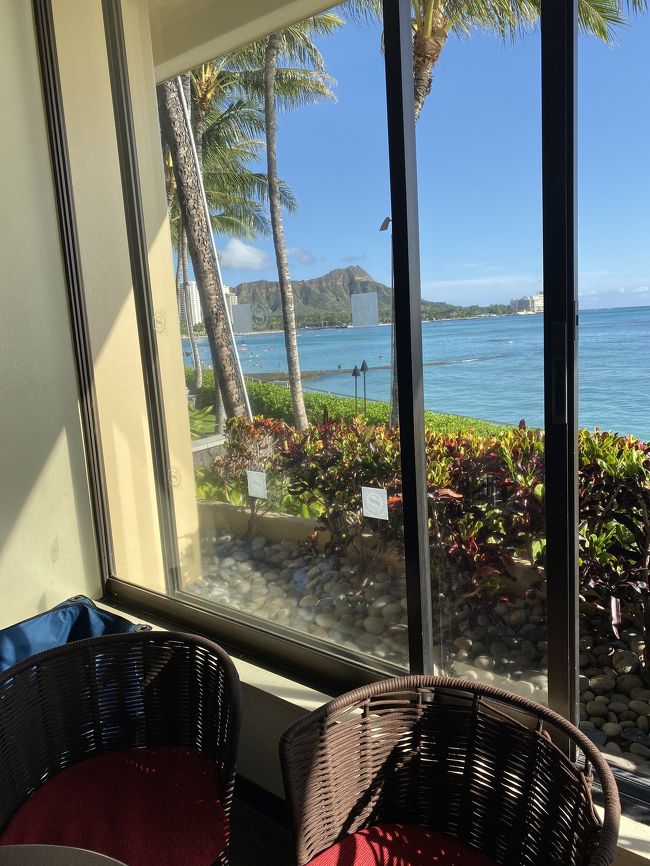 最初、インサイド席に案内されましが、