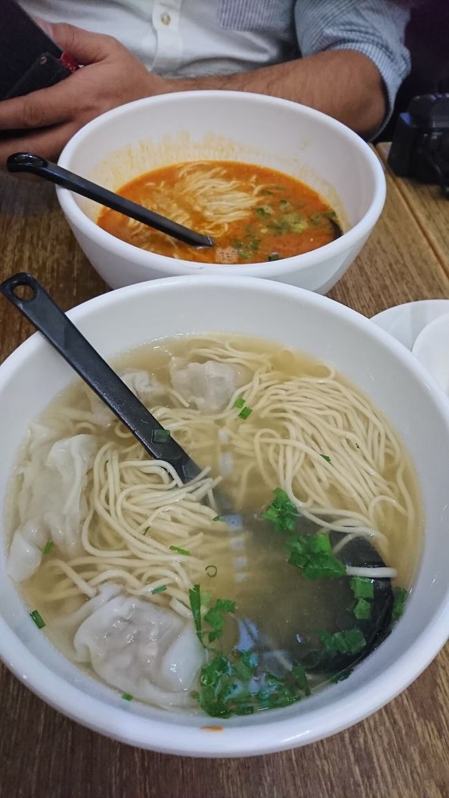 ワンタン麺と担々麺<br />1歳の娘がワンタン麺お気に入りでした！