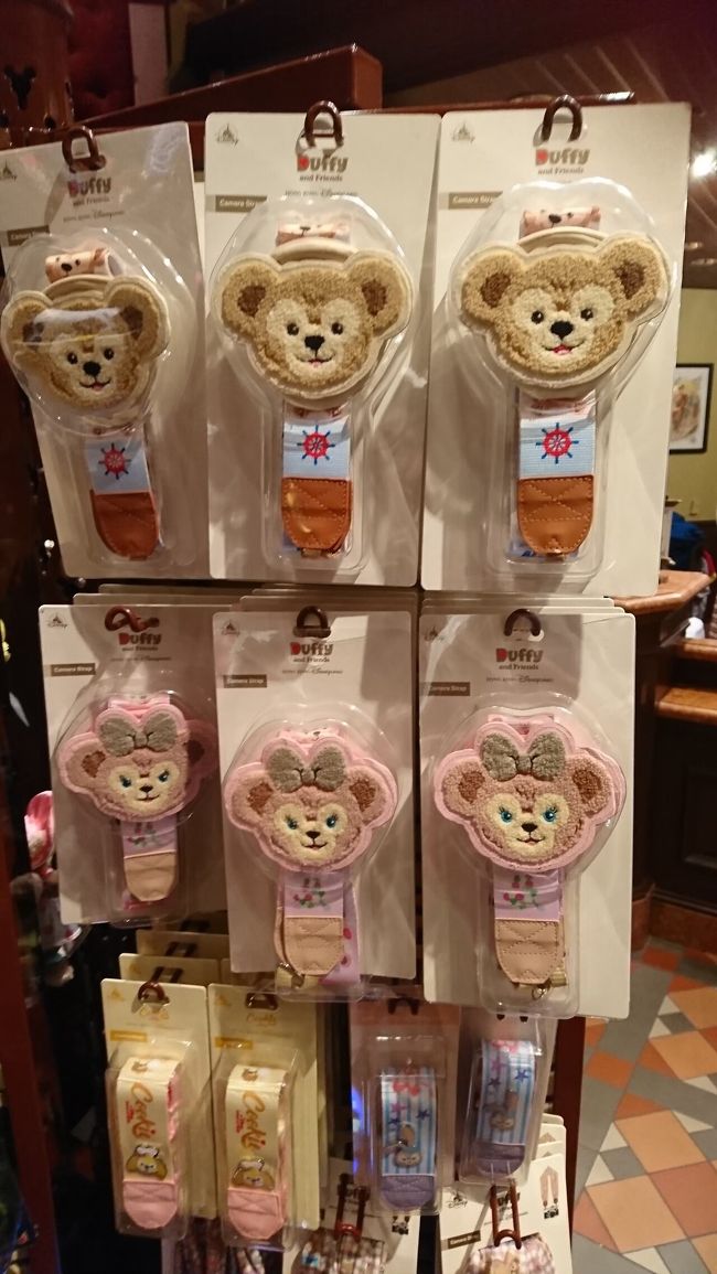 ダッフィーのカメラストラップ