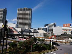 晴れ晴れと、青空。
一番右に見えているのは、少し前まで西武高槻だったところ。
とうとう、阪急高槻に。
ずっと親しんできた人間にしてみれば、少しさびしい…