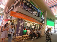 「近江町市場寿司」も行列。