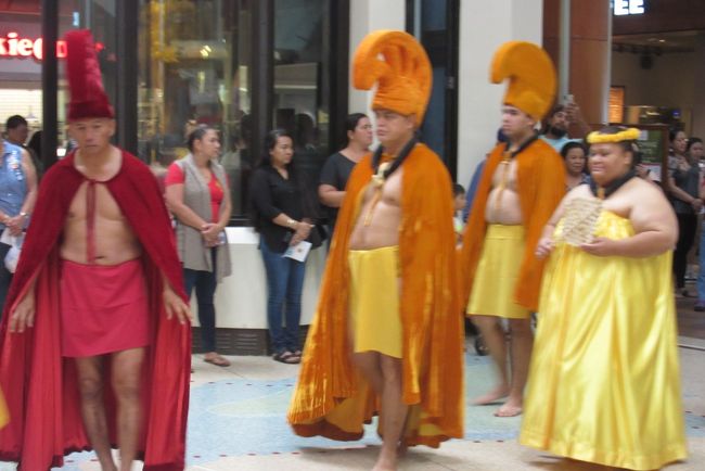 ハワイ王族のご登場。<br /><br />それを、、