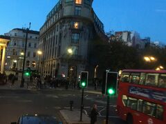 今日も日の出30分前にホテルを出,観光に向かう事にしました。朝もはよから♪～弁当♪～～
