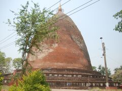 最後に市街に戻る道すじにある、
Phaya Gyi Pagoda（バヤーヂー･パゴタ）に
