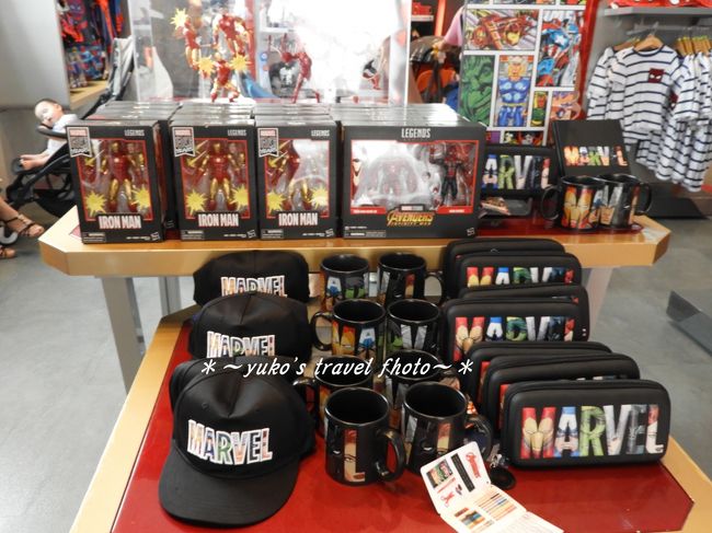マーベルグッズがたくさんです。<br />