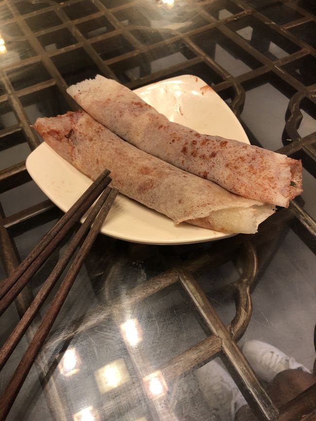 こちらは秦淮河周辺にて<br />甘味噌味の春巻きと言うかクレープのような<br />感じです