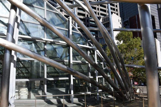 国立国際美術館の入り口付近です