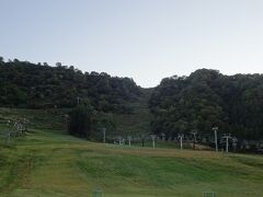 白山白川郷ホワイトロードから一般道に入り、2005年３月にスキーの１級バッヂテストに合格した白山一里野温泉スキー場の横を通ります。

もう、15年前になるんですね。