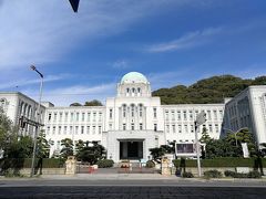道後温泉に移動する前に市内中心部を散歩しました。
まずは愛媛県庁。


