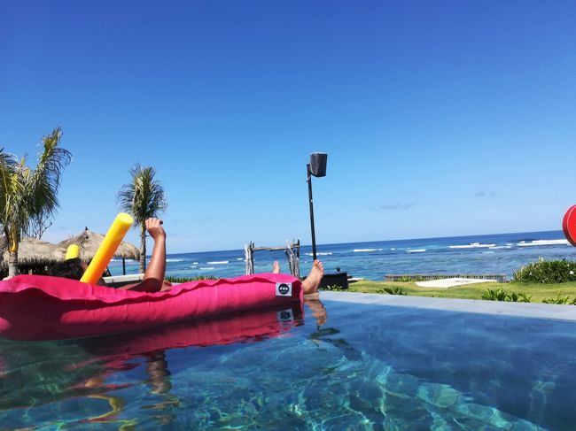 ウキウキポールを枕にしてるみたいな感じ？（笑）