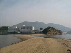 小豆島。
エンジェルロードからホテル側の眺め。