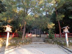 三ツ鳥居が珍しい神社です