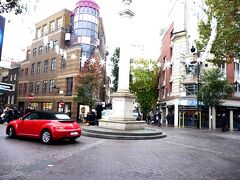 ７つの細い道路が、集まる場所、セブン・ダイアルズ、Seven Dials 

