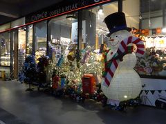 到着後、駅出てすぐのショップに寄りました