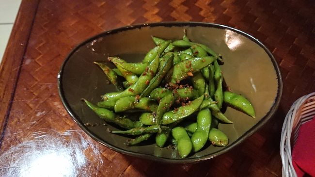 ガーリック枝豆<br /><br />こんがりガーリックにビールが進みます。