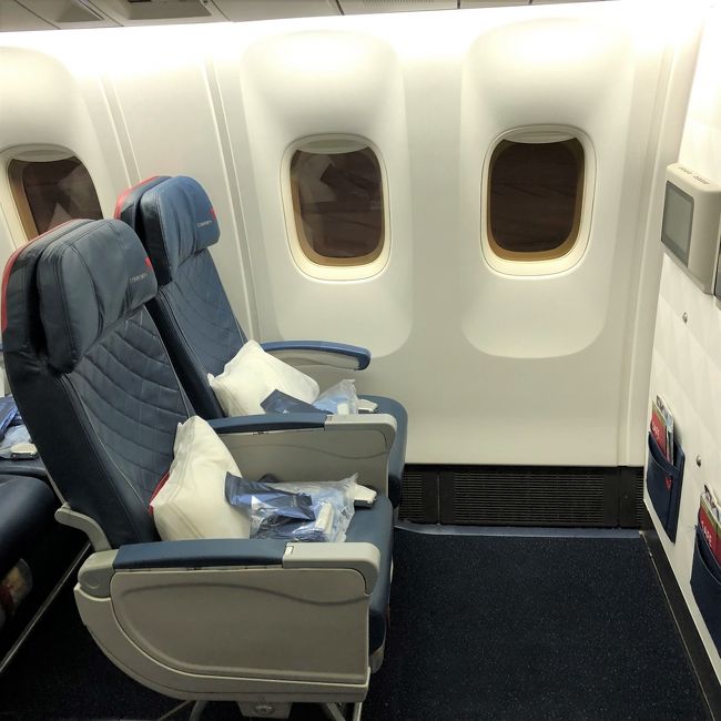 ハワイ デルタ航空dl180便 67 300er のビジネスクラス デルタ ワン 搭乗記 機内サービス 空港からワイキキへの移動手段 ホノルル ハワイ の旅行記 ブログ By リンリンベルベルさん フォートラベル