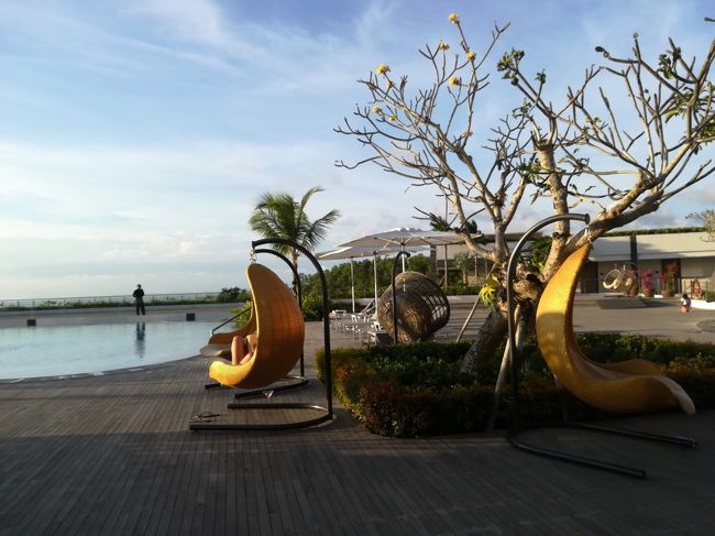 こんなカラフルな遊び心のある椅子もあります。