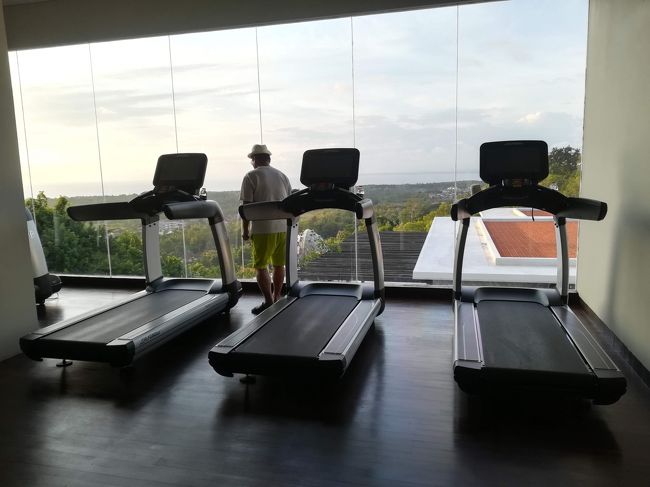 やって来たのはフィットネスセンター