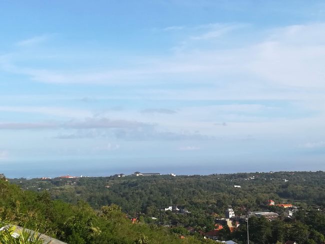 遠いですけど、海も見えます。<br /><br />飛行機も見えたそうですが、私、目が悪いので見えません（＞＜）<br /><br />