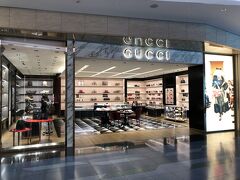 東京・羽田空港国際線旅客ターミナル 3F

「GUCCI（グッチ）」の免税店の写真。

＜営業時間＞
6:00～24:30