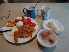 ホテル朝食。
今日はお粥にしてみました。