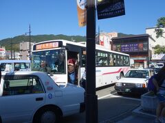 太宰府駅行きのバスの車内は結構混雑していました。