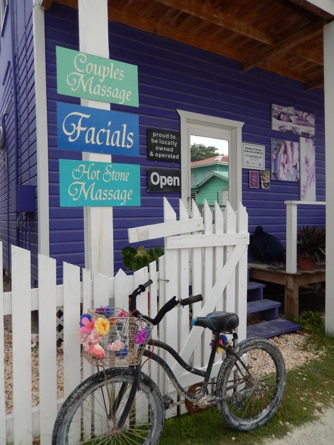 ブラブラしていると可愛いお店も多く、リゾートって感じ。