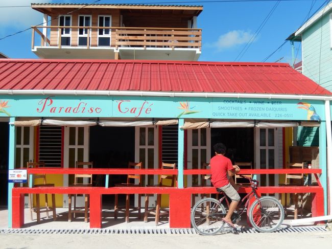 そういえば暑かったのに、歩いてばっかりで、こういうおされカフェで休憩取らなかったなあ。