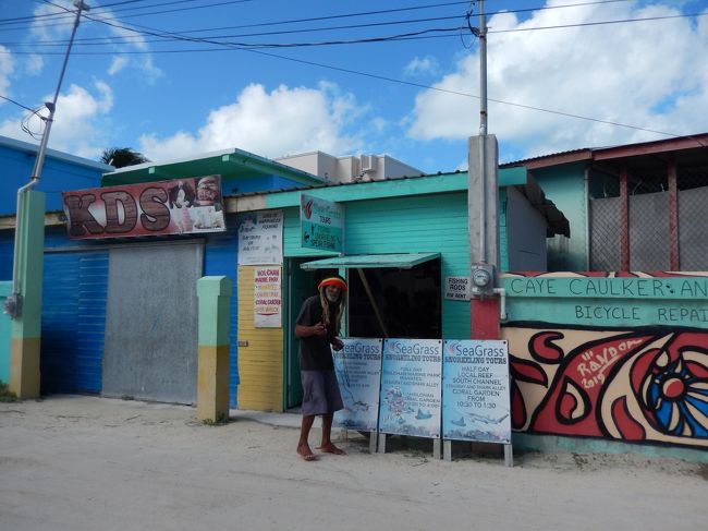 陽気な人が多く、カメラを向けるとポージングしてくれる人多し笑