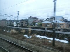 この距離が精一杯でしたが（無理に撮る必要はないのですが）。
滑川駅の次の次の駅。　